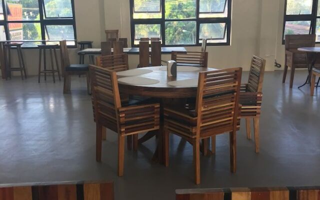 Mahogany Tourist Inn