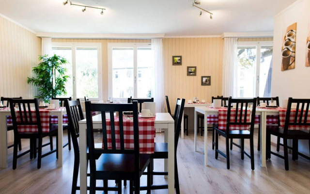 Jungfrau Hotel Annex Alpine Inn