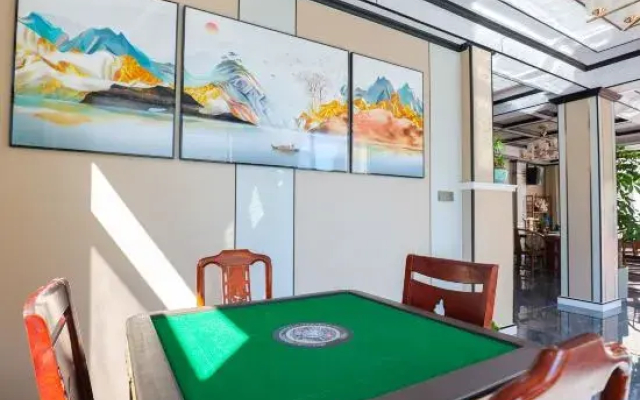 Elegant Restaurant Light Luxury Homestay