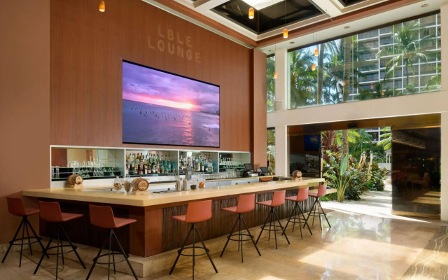 Hilton Waikiki Beach Resort & Spa