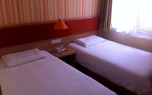 Home Inn (Xianyang Airport Weicheng District Dongfeng Road)
