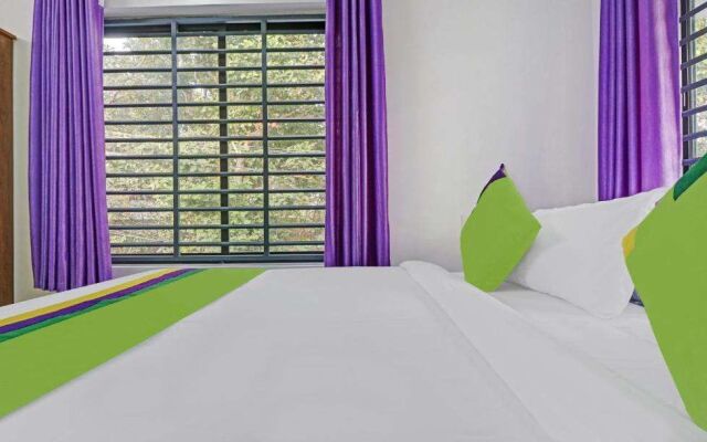 Treebo Nirupama, 750m from Aluva Railway station