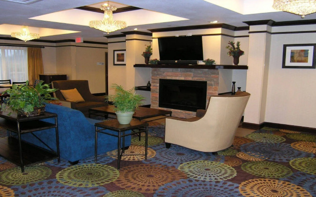 Holiday Inn Express & Suites Belle Vernon by IHG