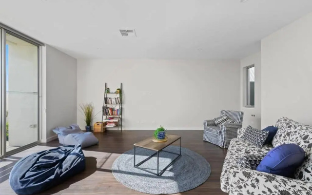 Meander ~ Dreamy Abode with Unrivaled Views