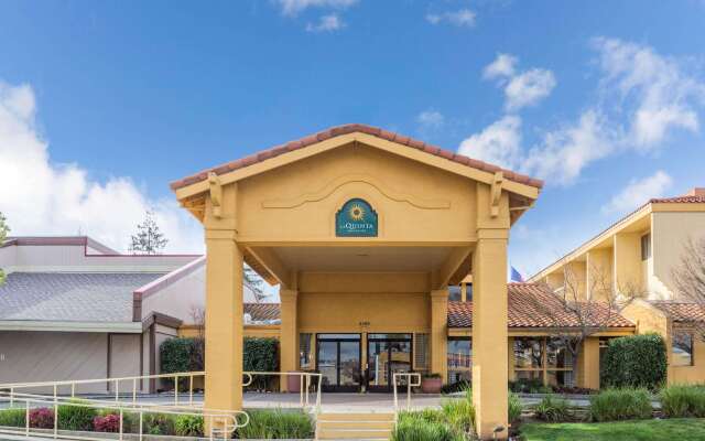 La Quinta Inn & Suites by Wyndham Redding