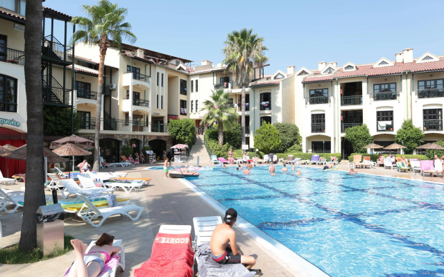 Club Turquoise Apartments