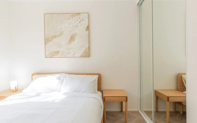 Spacious 2-bed, 2-bath Moments From Avalon Beach – Guest Rooms – Sydney