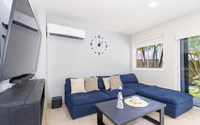 2br2 5BA Townhome - Fullyequipped - Pool - Parking