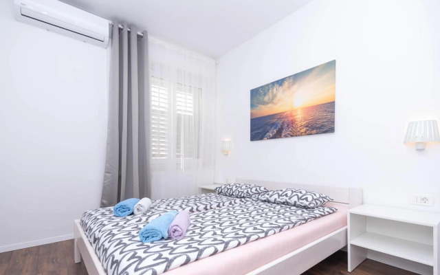 Charming apartment close to Bacvice beach and center