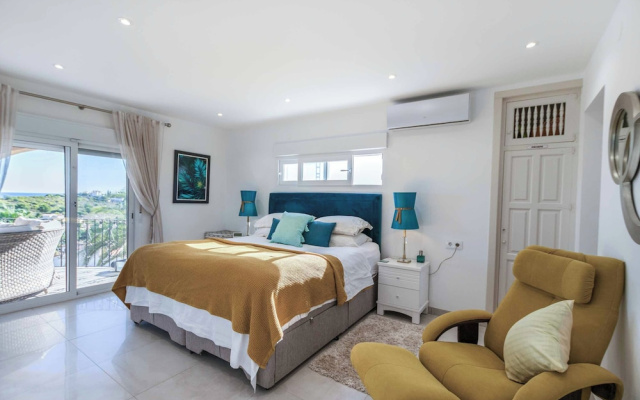 Villa Ayora