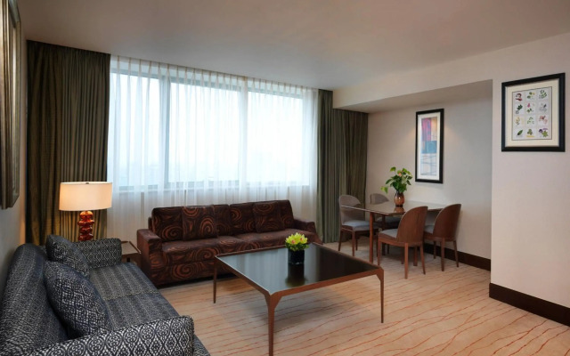 Four Points by Sheraton Shanghai, Daning