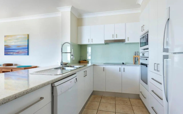 Aquarius Apartment 4