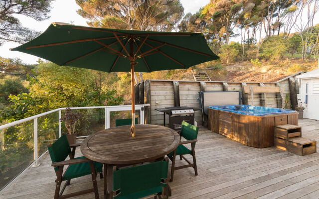 Russell View Apartments