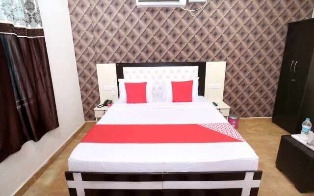 OYO 14529 The Sitara Hotel