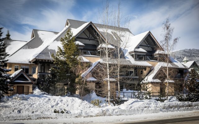 Stoney Creek Lagoon - Whistler Premier