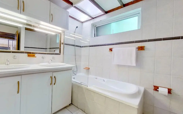 Executive Couples Suite Strand