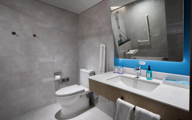 Holiday Inn Express Shenzhen Haiyuan City by IHG