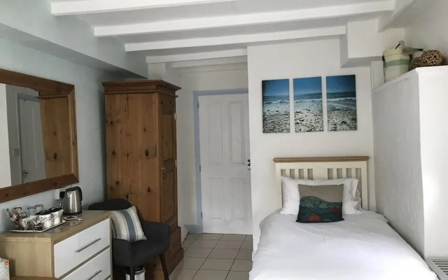 Cliff House Bed and Breakfast