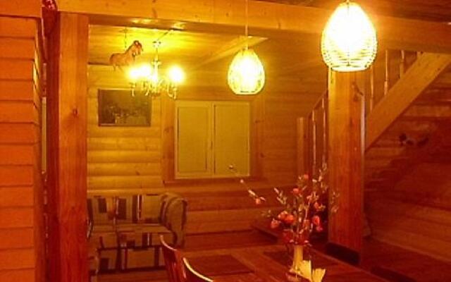 Дом Кольцово в парке Никола-Ленивец