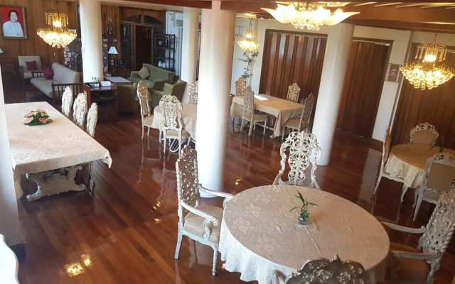 Villa Silvina Hotel and Restaurant
