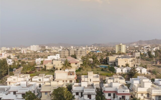 OYO Home 11410 Modern 3BHK Goverdhan Villas