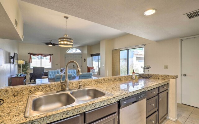Sunny Tucson Townhome w/ Patio & Mountain Views!