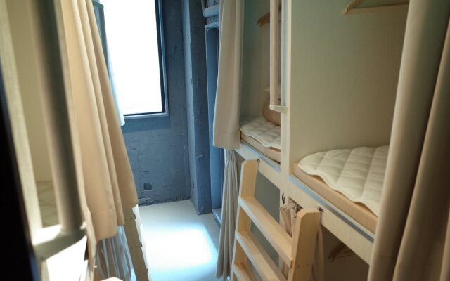 Yotsuya Bnbplus Capsule Hotel Mix dormitory – Guest Rooms – Tokyo
