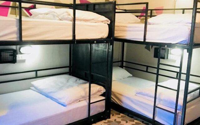 Bodega Phuket Party Hostel - Adults Only