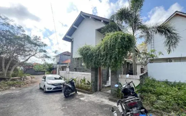 Kanha Homestay near Pantai Pandawa RedPartner