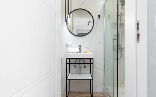 Apartment Popiełuszki Warsaw by Renters