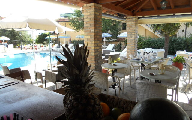 Elli Marina Studios and Apartments