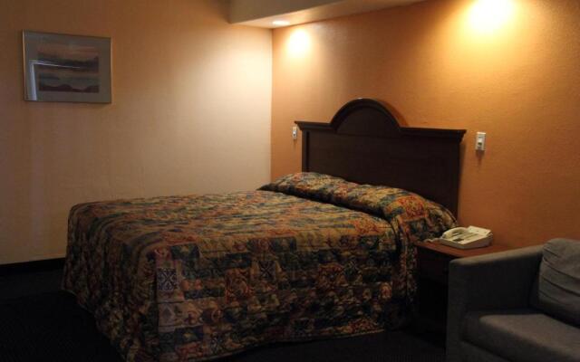 Inland Inn & Suites