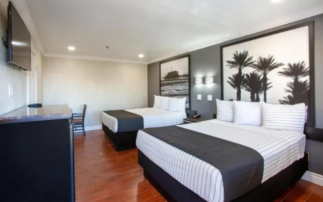 Elev8 Hotel Los Angeles LAX