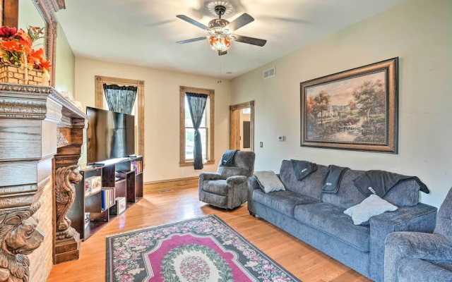 < 1 Mi to Downtown: Historic Dubuque Gem!