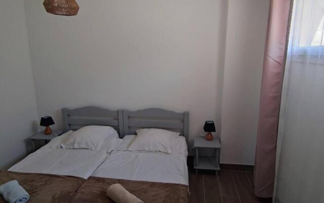 F4 a Porticcio Avec Piscine Et Vue Sur Mer