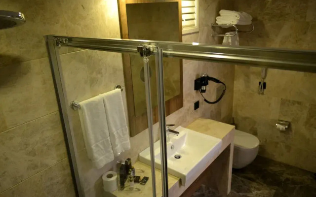 Engin Otel