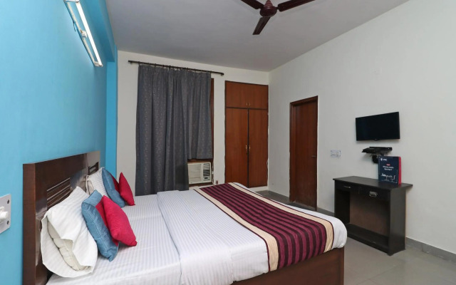 OYO 10662 Hotel Town Noida