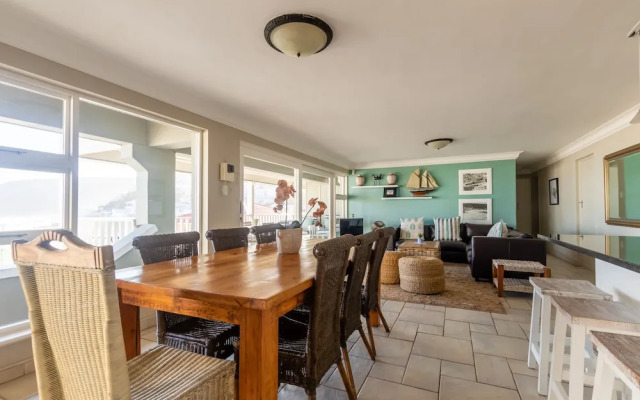 Dutton's Cove Guesthouse