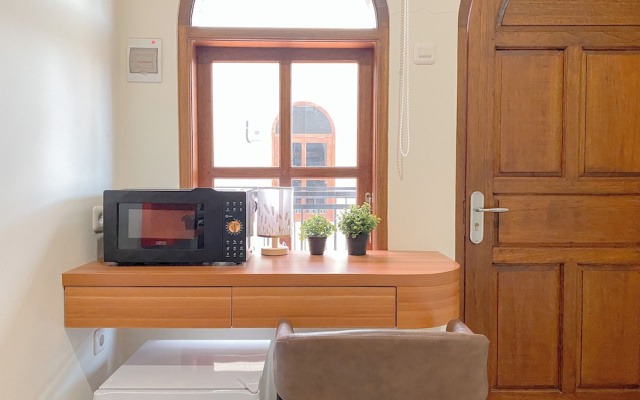 Nice And Cozy Studio (No Kitchen) At Celebrity Mansion