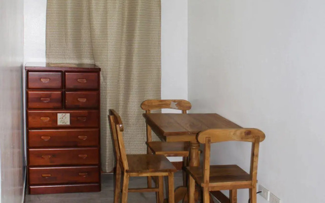 Rooms 498 Hostel