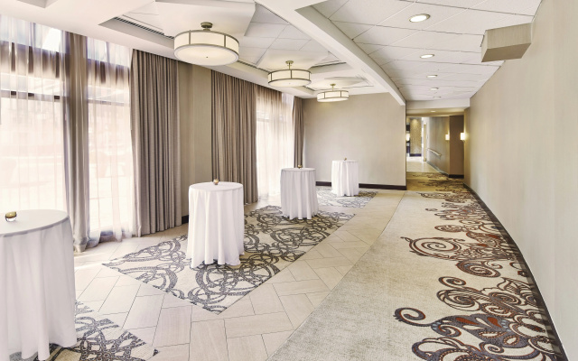 Embassy Suites by Hilton Alexandria Old Town