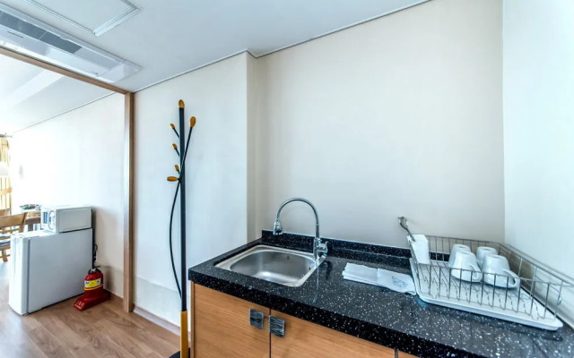 Jeju Iyagi Byeolbang Pension