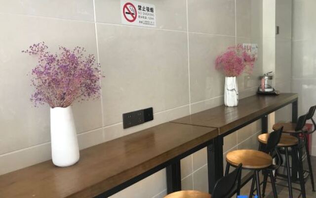 Yougo Hotel (Shanghai Nanxiang Guyi Garden)