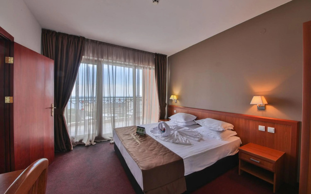 Prestige Grand Hotel and Aquapark
