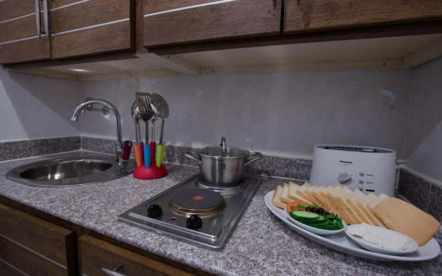 Sara Plaza Apartment Hotel