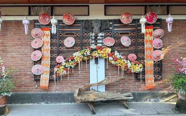 Chiangmai Lanna & Modern Loft  Hotel