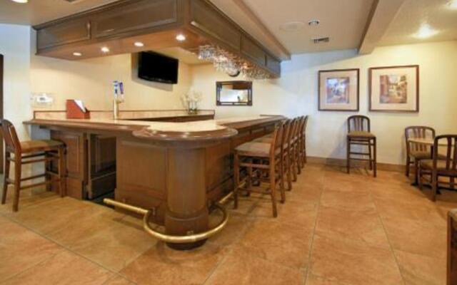 Comfort Suites Near Fairplex