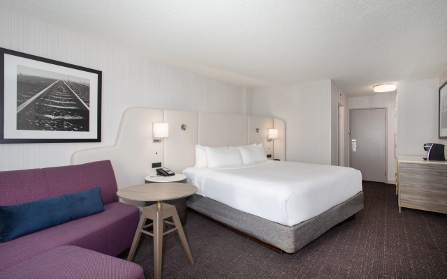 Crowne Plaza Kansas City Downtown by IHG - Image 5