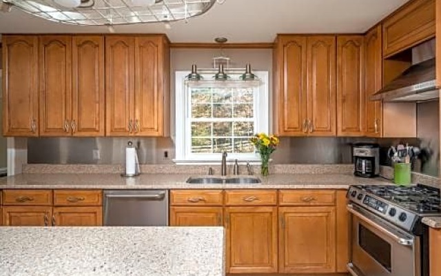 Colonial Gardens Bed & Breakfast