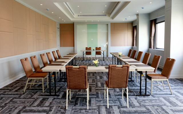 Louis' Tavern Hotel Don Muang